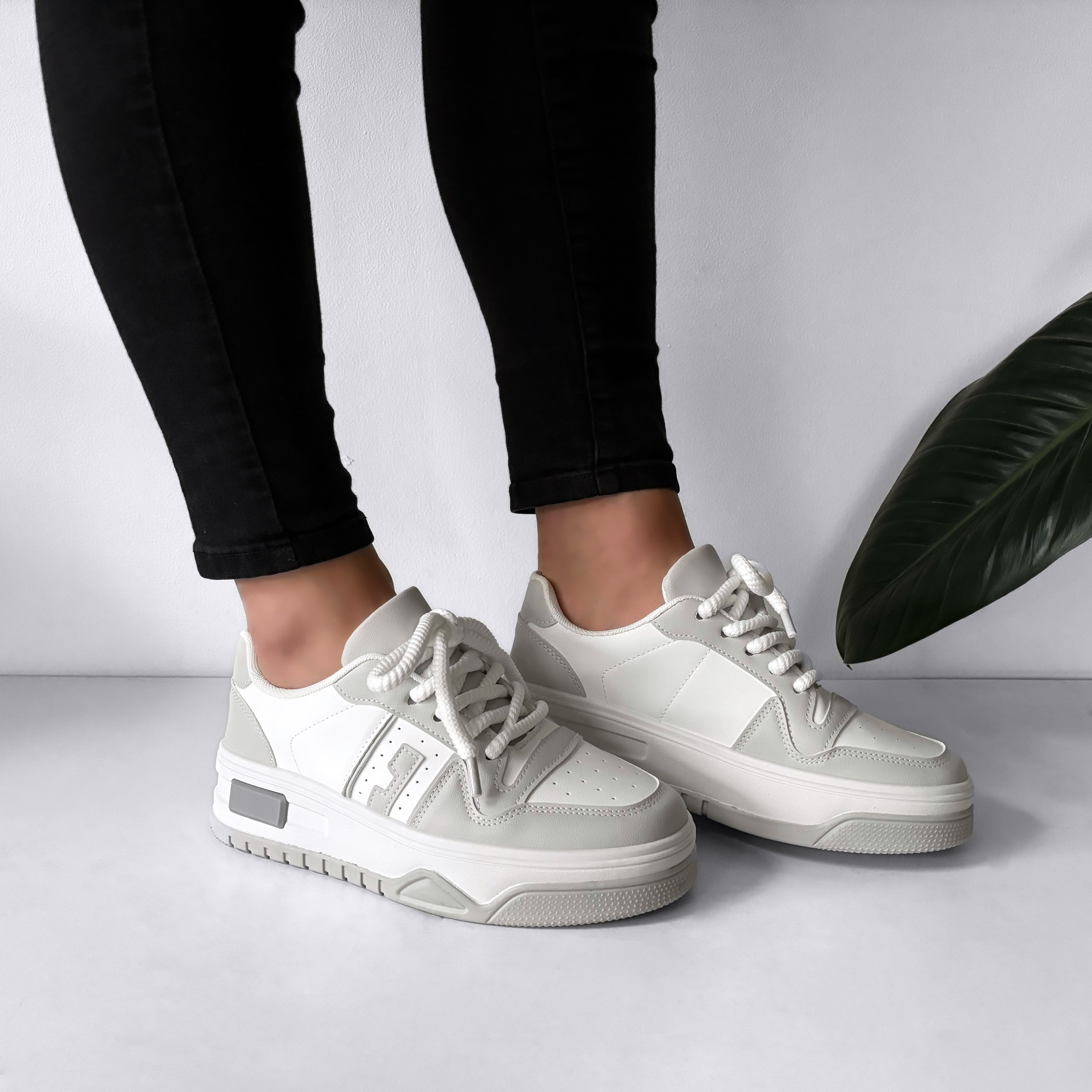 Yara Sneakers